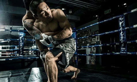格斗兄弟领七国混战，格斗新人母校战泰拳
